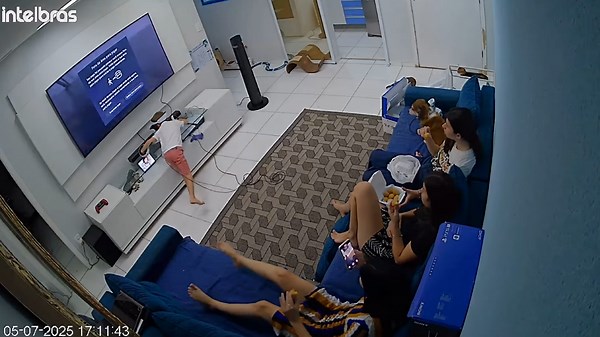 Boy crashes into cabinet while playing VR in Propriá, Sergipe