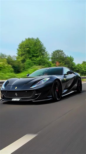 Looks who’s back 📣 📣 #ferrari #812 #superfast #v12