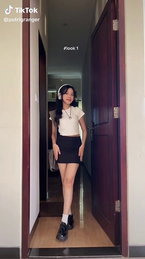 basic croptop outfit inspo!🫶🏻☁️ #basictop #croptop #outfitideas #croptopoutfit