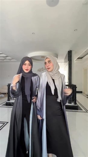 TIEBYMIN on Instagram: "Tor monitor ketua, Tiebymin Angels join the trend sambil pakai Aruna Outer ketua🥵🩷 In frame : Aruna Outer"