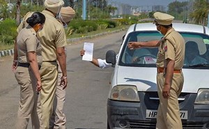 Punjab: Lockdown violator drags cop on car bonnet in Jalandhar