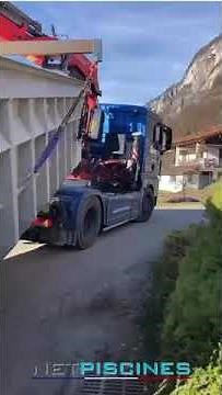 Plongez dans l'Action : Livraison d'une Piscine Coque NETPISCINES Piscines Coques Direct Fabricant