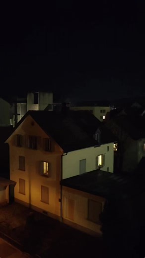 KADA SE SKAZALJKE SKLOPE BUDI TU MOJ ŽIVOTE RECI ZORANU PA SVE DO MORA DA JE ZA MENE I DA GA VOLIM JA... KADA SKAZALJKE SE SKLOPE BUDI TU MOJ ŽIVOTE ZA MENE MILI JE NOVI DAN I NE DAM TI DA BUDEŠ SAM... WHEN SE POINTERS CLOSE BE THERE MY LIFE TELL ZORAN ALL THE WAY TO THE SEA YES IT IS FOR ME AND THAT I LOVE HIM... WHEN THE POINTERS FOLLOW BE THERE MY LIFE FOR ME MILI IT'S A NEW DAY AND I WILL NOT LET YOU BE ALONE... CUANDO LOS PUNTOS SE ACERQUEN, ESTÉN AHÍ, MI VIDA. DILE A ZORAN, HASTA EL MAR, Q