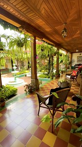 Escoger hotel en la Antigua Guatemala es bien abrumador porque hay muchas opciones y uno quiere escoger bien para descansar rico 😴, entonces aquí te dejo mi top 3 de hoteles en la Antigua Guatemala que sí recomiendo al 100 ✅. Hotel Palacio Chico La Quinta Santa Lucia Hotel encuentra a villa de Los Ángeles en Instagram como villadelosangeles_gt #antiguaguatemala #viajesgt #hotelesrecomendados | Geocam Guate