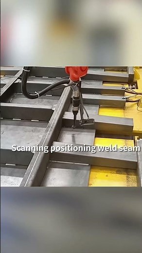 ATINY laser seam tracker adapted to Yaskawa robot for automatic welding of truck carriage panels