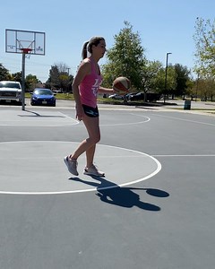 Kayla Ward on Instagram: "Back at home in LA which means back to my workouts and time on the court. Swipe to see a few shots on the court. I had to pull a Curry and turn away after I shot because let’s be honest...it’s always going in! I had a blast visiting my parents and taking a small vacation. That time off has me a little sluggish on the court and in the gym so I brought a little help with me today to give me that boost of energy and focus. Pro tip: if you’ve never used @c4energy try starti