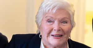 Line Renaud, 97 ans : voici quelle star va hériter de son incroyable villa de Rueil-Malmaison, “Je ne lui en ai jamais parlé !”