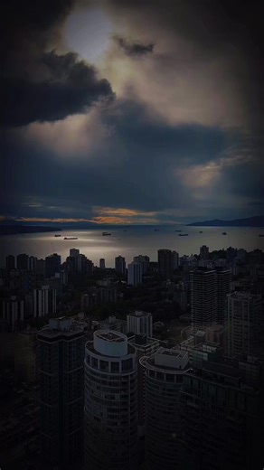 it’s a feeling 🖤 #foryou #sunset #clouds #vancouver #meow