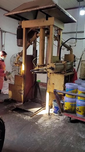 This is how we make grease#grease #fyp #fypシ #hgv #satifying #trending #bearing #viral #excavator #truck #lithium #manufacturing #lube #mp2grease #handwarestore #lubricant #hardware