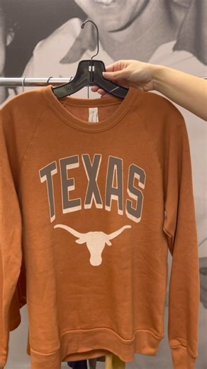 Casual & comfy from @alternativeapparel 🔸 Thank you Alternative Apparel for making a financial commitment to our Course Material Scholarship program. Their contribution benefits Longhorn students 🤘 | The University Co-op