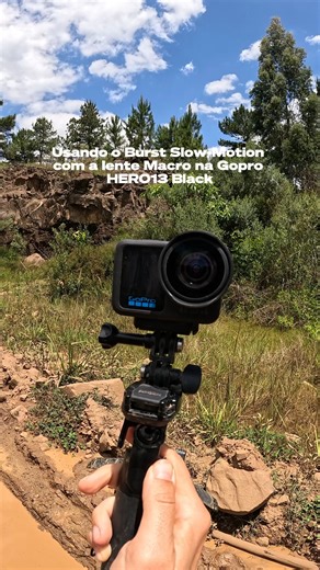 Como usar o Burst Slow Motion com a lente Macro na GoPro HERO13? Com o Burst Slow Motion, você grava em altíssima taxa de quadros para criar câmera lenta ultra suave. E com a Macro Lens, consegue chegar muito mais perto do assunto, mantendo foco e nitidez nos mínimos detalhes, respingos, textura, impacto. É transformar momentos em cenas gigantes. #GoPro #GoProBR #BurstSlowMo #Macro #GoProTips #SlowMotion | GoPro