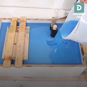 682K views · 1.8K reactions | Cet homme fabrique un meuble de salle de bain en époxy avec un lavabo ! | Demotivateur Atelier | Facebook