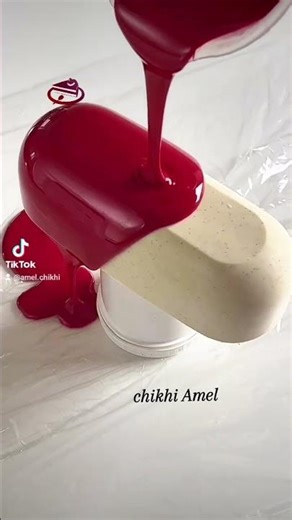 Buche vanille fraise enrobée d'un Glaçage Miroir rouge #christmas #2026 #happynewyear #Buche #fyp