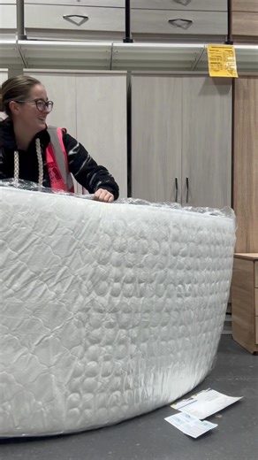 Brand new to store 🛏️ Deluxe 12” Spring Memory Foam Mattress 😴 Comfort, support & luxury all rolled into one — literally! Comes boxed and ready to take away today 🚗💨 Big Brands • Small Prices • Huge Savings 💥 @barneysbargains #barneysbargains #mattressdeals #sleepbetter #memoryfoam #comfortzone #instore #aintree #gettothechopper #sleepgoals | Barneys Bargains