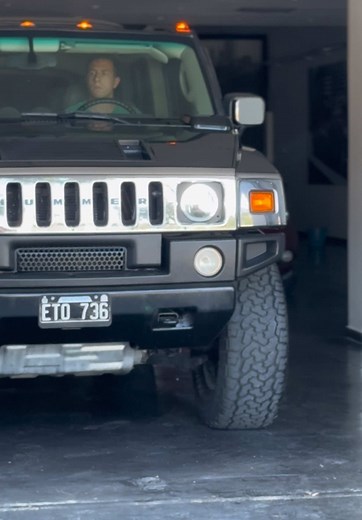 All About Hummer H2: Features and Performance