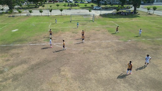 #PRISAA2025 |Umaatikabong bakbakan ang ipinamamalas ng mga football player mula sa iba't ibang rehiyon sa kanilang match ngayong Martes, Abril 8, 2025 sa nagpapatuloy na PRISAA Meet. Kanya-kanyang diskarte ang ipinapakita ng bawa’t koponan upang masungkit ang kampeonato sa Youth Division Football Match na kasalukuyang ginaganap sa Provincial Capitol Grounds, Tuguegarao City. | Cagayan Provincial Information Office