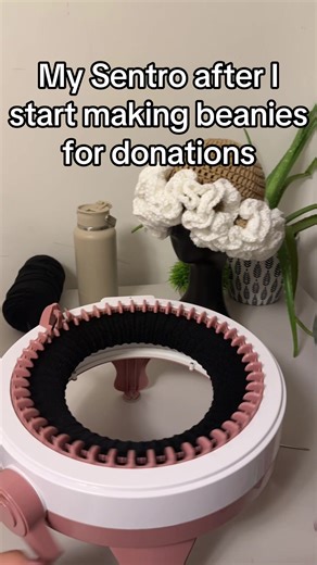 I have started knitting beanies to donate them to the cancer center and shelters at my town and my Sentro hasn’t take a break between the donations and the commissions. My goal is to make 200 beanies, let’s see how long it will take me. Part 2 I will posting the ones I have done so far 💜💕#sentro #donation #knitting #beanie #working