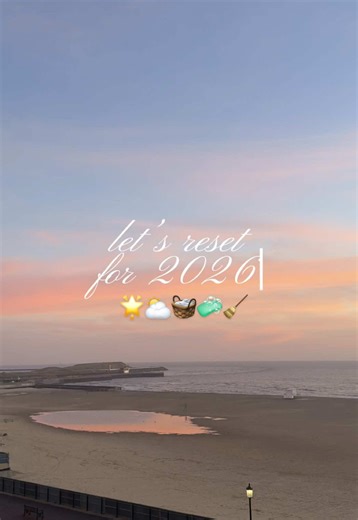 spend the morning with me resetting for the new year 💕🫂⛅️🧺🧻🧼🫧 like most people, I’ve been struck down with the post-xmas flu 🤒🤒🤒🤧🤧🤧 so I decided to have a big old reset ahead of the new year to help me feel fresh both inside and out started with an everything shower and put on my fave eye patches and then it was time to take the xmas decor down from my room 😭😭😭😭 I usually keep the decs out as long as possible as I love love love Christmas but with all that’s been going on I just 