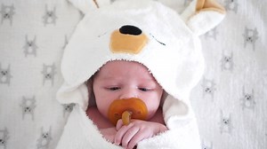 Personalize, organize and treasure your favorite moments. The "must-have" baby photo app for all expecting and new parents! | Little Nugget | Facebook