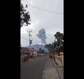 Indonesia: Mount Marapi Eruption Continues, Ash Reaches 1,500 Meters 2