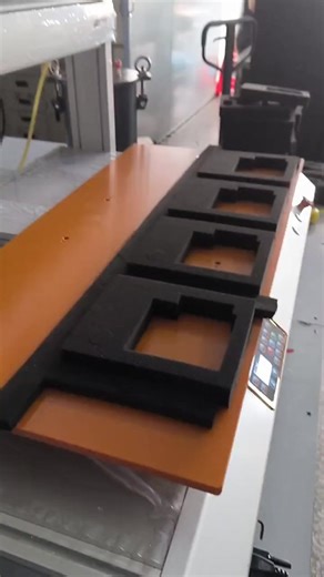 Gluing Machine for Foam Inserts in Packaging