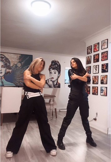 Lauren Mandell Brings Performance Magic