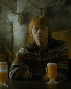 Watching the drama in The Three Broomsticks is like a soap opera fr | Harry Potter