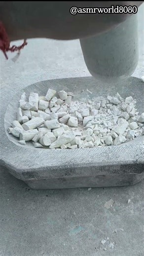 White chalk crushing | #satisfying #chalkcrushing #sandmentcrushing
