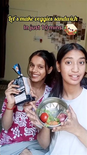 Shimla mirch me nikla surprise🐛😭Par sandwich phir bhi tasty #minivlog #shortvideo #ytshorts #shorts