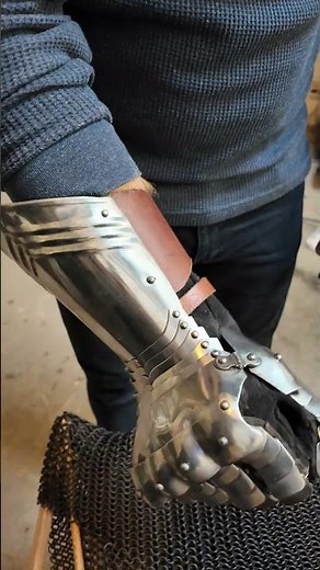 ASMR for knights - Gauntlets | Epic Armoury