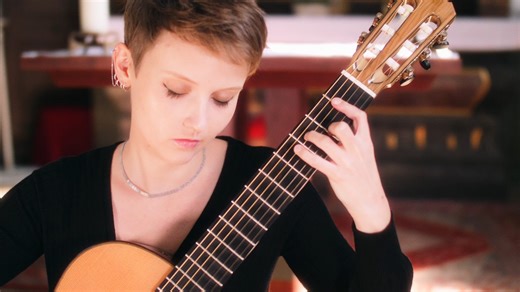 巴赫 Lute Suite in E Major, BWV 1006a | Stephanie Jones