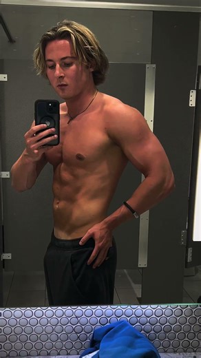 Natural 19 Year Old Bodybuilder #bodybuilding #motivation #classicphysique #mensphysique