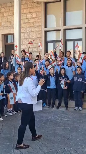 Notre établissement a eu l’honneur d’accueillir Sœur Isele pour une visite marquée par la rencontre, l’écoute et la convivialité. | Ecole Saint Joseph Filles de la Charité Zouk
