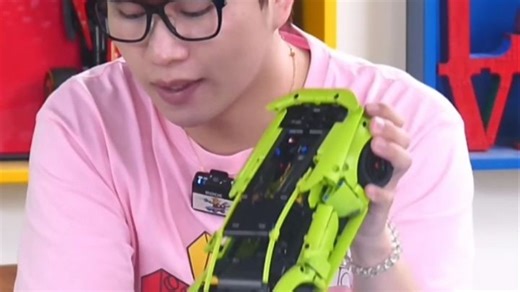 乐高（LEGO）积木拼装机械组系列42161 兰博基尼跑车不可遥控男孩玩具生日礼物