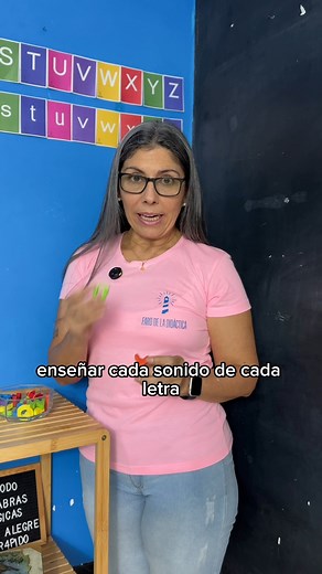 En grado 1 cometemos un error muy común (y muy bien intencionado): enseñar sonido por sonido, letra por letra 👀 Pero la conciencia fonológica no se entrena… se construye . Durante Black November, toda la tienda Faro está con 50 % de descuento 📚 Aprovecha para renovar tus recursos y fortalecer tu práctica 👉 https://farodeladidactica.org/tienda-didactica/ . . . #educación #educacióninicial #inicial #pedagogía #lectoescritura #actividades #letras #abecedario #alfabeto #imprimir #materiales #grad
