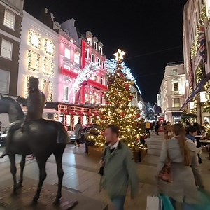385K views · 10K reactions | This Old Bond Street video is a gem, a true wonder ❤️ MAKE SURE TO WATCH THE ENTIRE VIDEO (THERE IS A FANTASTIC SURPRISE!) AND PLEASE VOLUME ON! | Wonders of London | Facebook