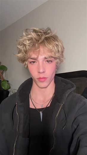 An angel lost his wings