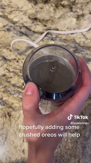 First Time Making Black Macarons | Cookies & Creme Filling