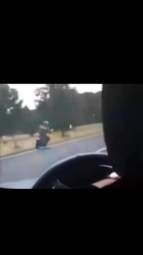 Die neuen Kolben für die MZ ES 175 • 🛵➡️ @kultmopeds.de • • #simson #moped #s51 #kultmopeds #kultmopeds.de #2takt #simsontuning #wheelie | KultMopeds