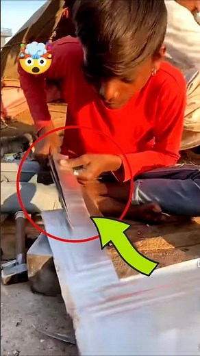 🤯Unbelievable! Boy Turns Paint Tin into Bucket #shorts #telugu #telugufacts #viralshorts #trending