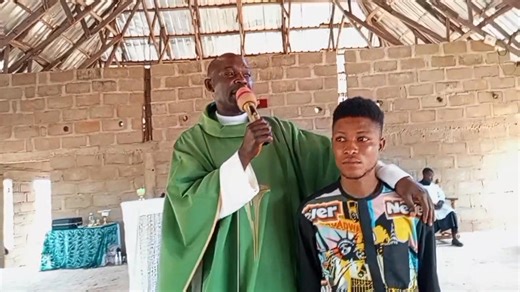 TIV PEOPLE DON'T PLAY WITH THEIR 𝙒𝙄𝙑𝙀𝙎 AND 𝙈𝙀𝘼𝙏: FR. ASUE ADSIVES FIRST CORP MEMBER POSTED TO SELAGI, KONSHISHA LGA, BENUE STATE, NIGERIA Rev. Fr Emmanuel Asue, The Spiritual Director, St. Mathias Catholic Church Selagi-Project earlier today, welcomed a Corp Member (Mr. Stephen) who has been posted to St. William Secondary School, Selagi, a school which belongs to the church. He appreciated the Federal Government for finding the Selagi land worthy of such recognition and intimated the C