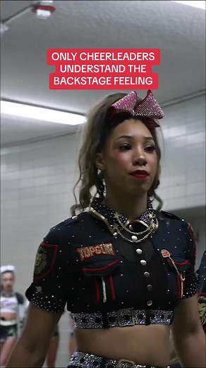 Backstage Feeling: The World of Cheerleaders