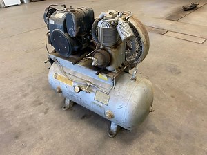1977 Pacemaker HT2R-GKX Portable Air Compressor | Construction