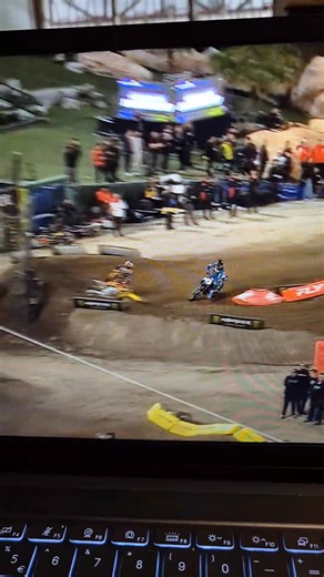 Tough break for Cooper Webb and Chase Sexton atm.. last 3minutes and they're outside the top 5!#mmflive | MxMessiah