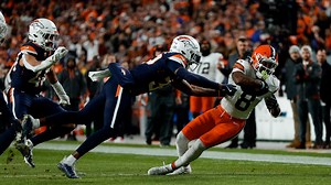 Browns wide receiver Elijah Moore's 111-yard receiving game in Denver part of 5-game surge