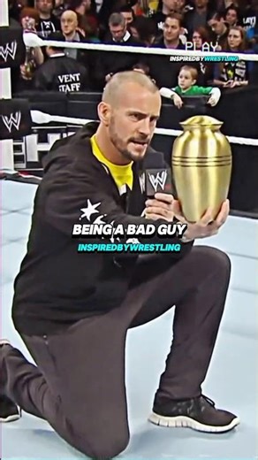 CM Punk On Interrupting The Undertaker’s Paul Bearer Tribute 😳