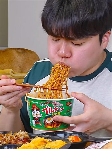 ASMR MUKBANG CONVENIENCE STORE STORE, FIRE NOODLE, HOT DOG, GIMBAP, TTEOKBOKKI EATING SOUND !