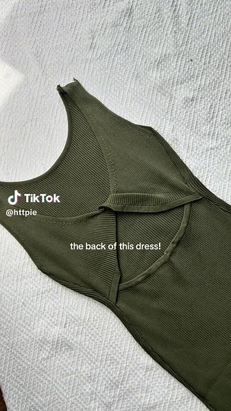 who doesn’t love a classy sexy back detail on their dress? #classydress #ribbeddress #outfitoftheday #outfitideas #armygreendress #greendress #olivegreendress #dress #dresses #classyoutfit #richtitaoutfits #titaoutfits #ootd #fyp #ph