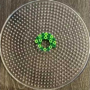 Christmas wreath tutorial 🎄✨ (beginner friendly)