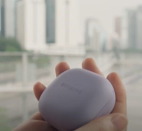 Experience 24-bit Hi-Fi audio and tap into ultimate sound quality with Galaxy Buds2 Pro. Take control and immerse yourself with just a tap. | Samsung